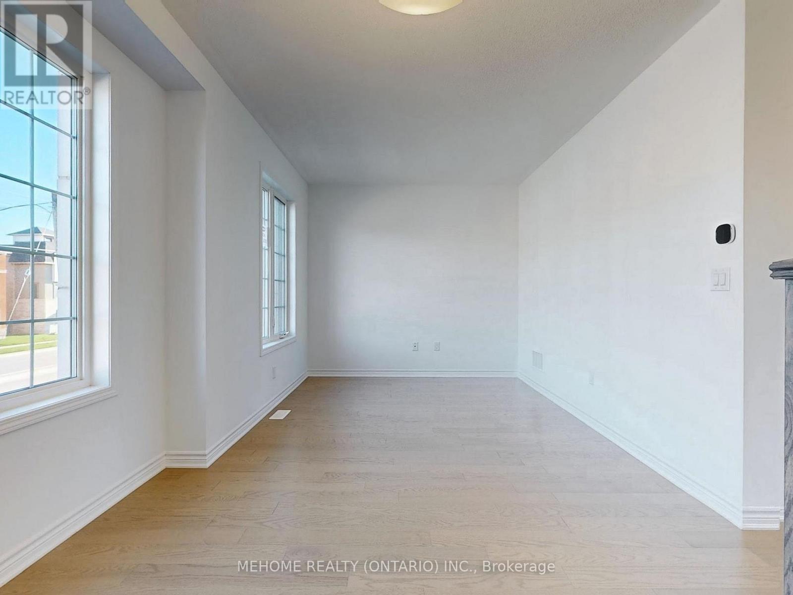 1371 William Halton Parkway, Oakville, Ontario  L6M 5N9 - Photo 6 - W12253739