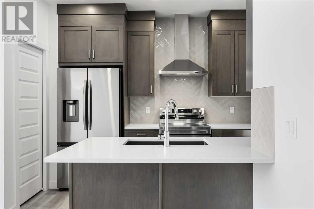 Property at 1031 Bayview Crescent SW image 1