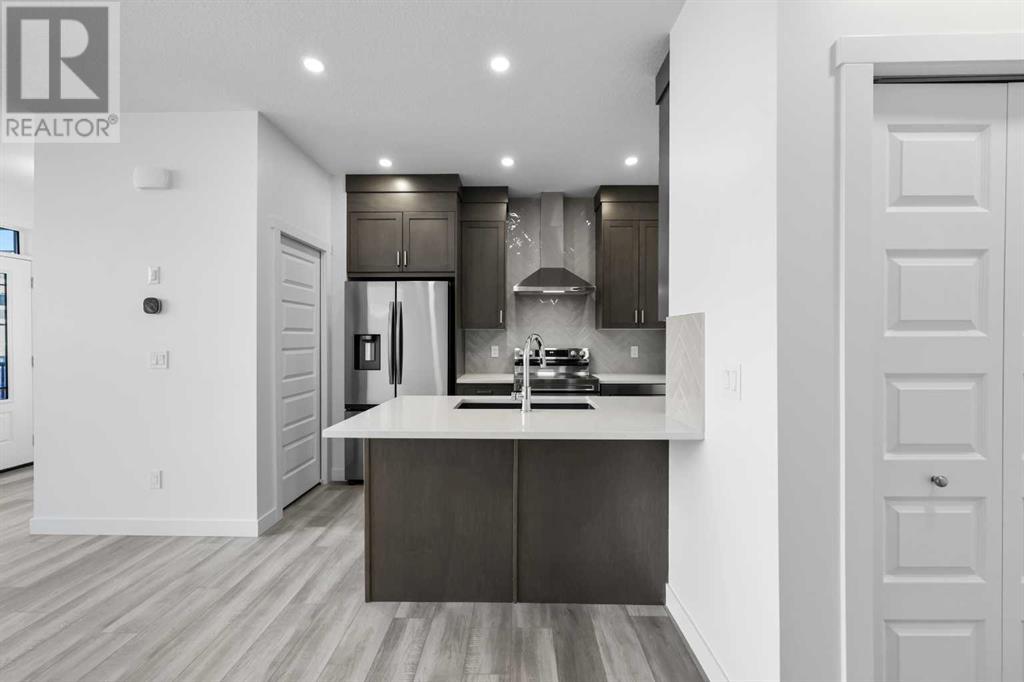 Property at 1031 Bayview Crescent SW image 3