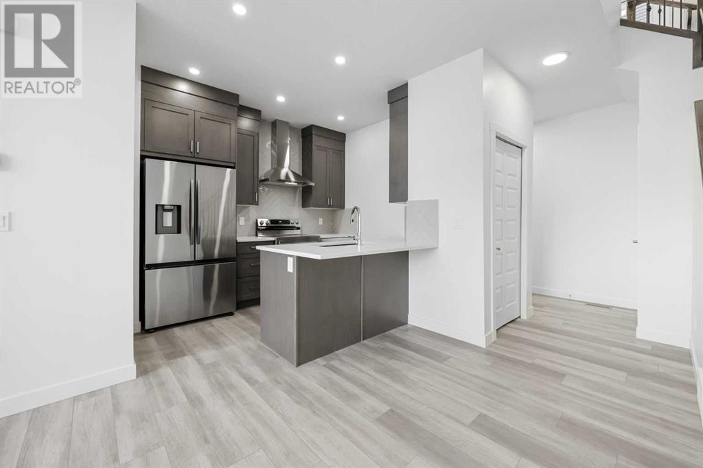 Property at 1031 Bayview Crescent SW image 5