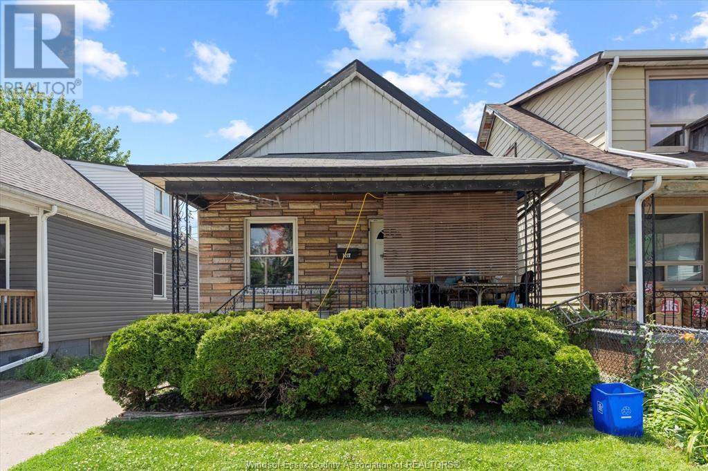 MLS# 25016464: 1217 Henry Ford Centre, Windsor, Canada