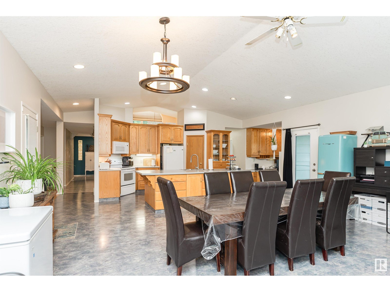 Property at 53 STURGEON RD image 1