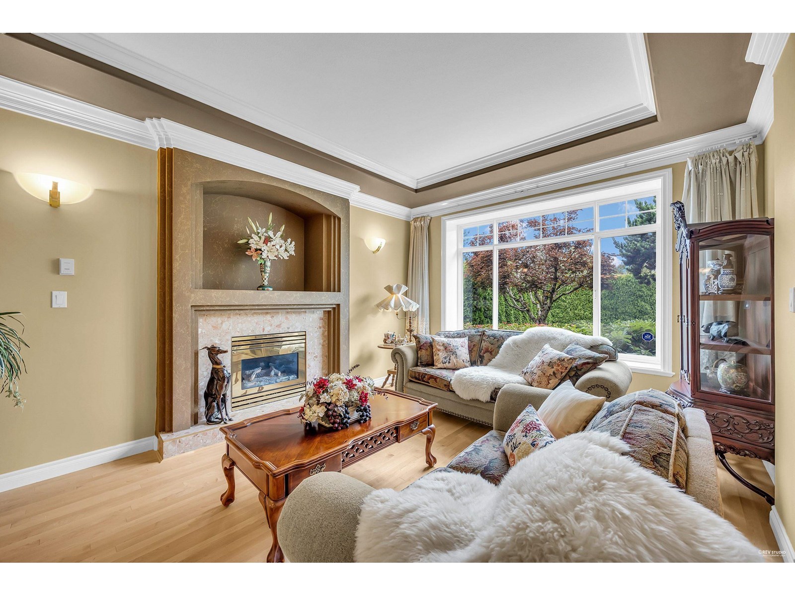 Property at 14942 22A AVENUE image 2