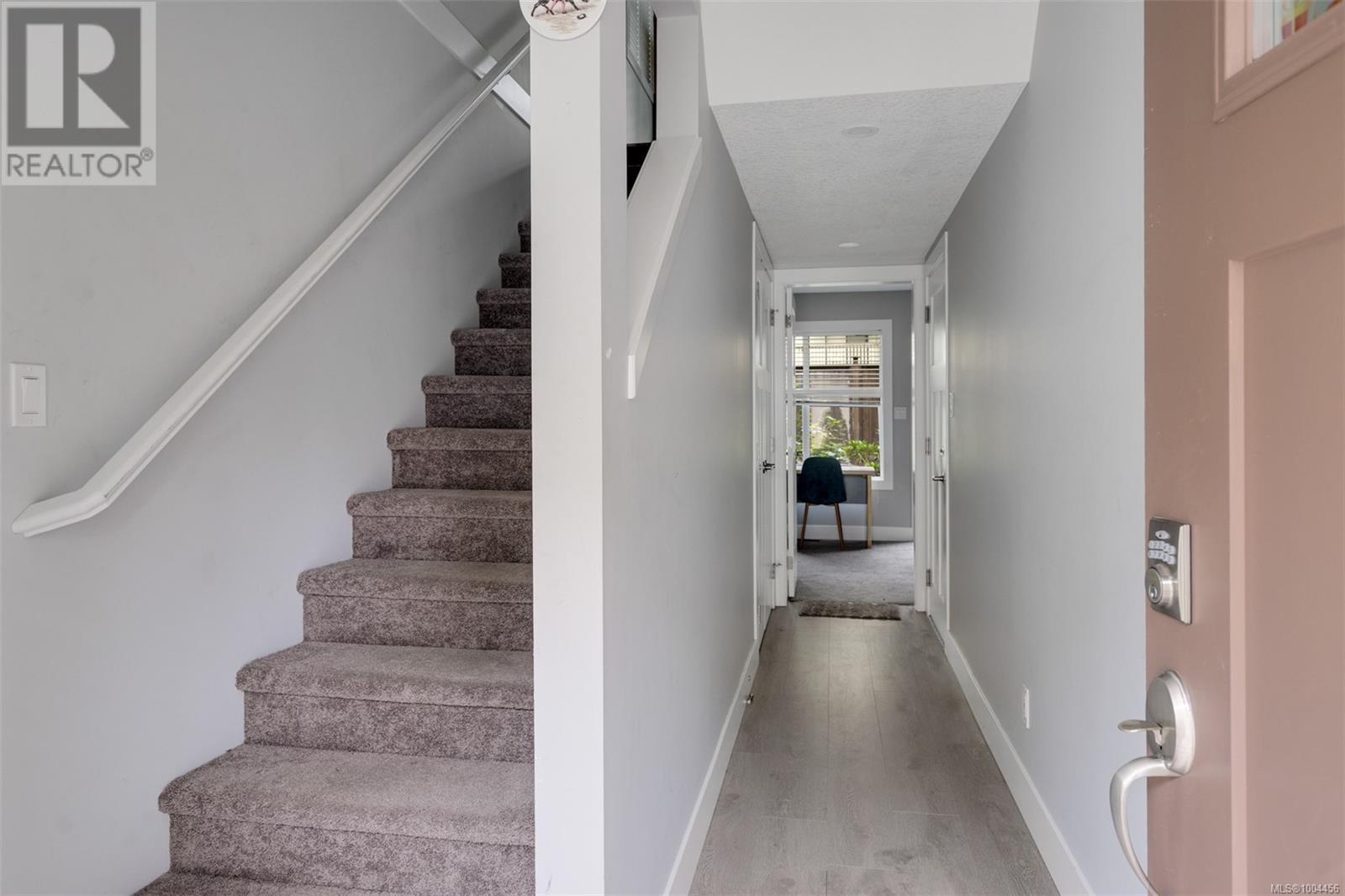 Property at 16 1027 College St W image 4
