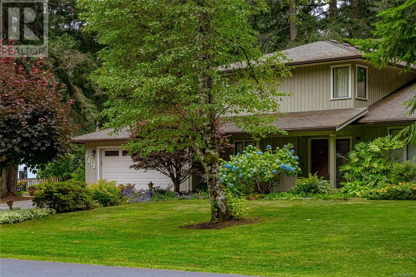 Property at 2013 Tanlee Cres image 2