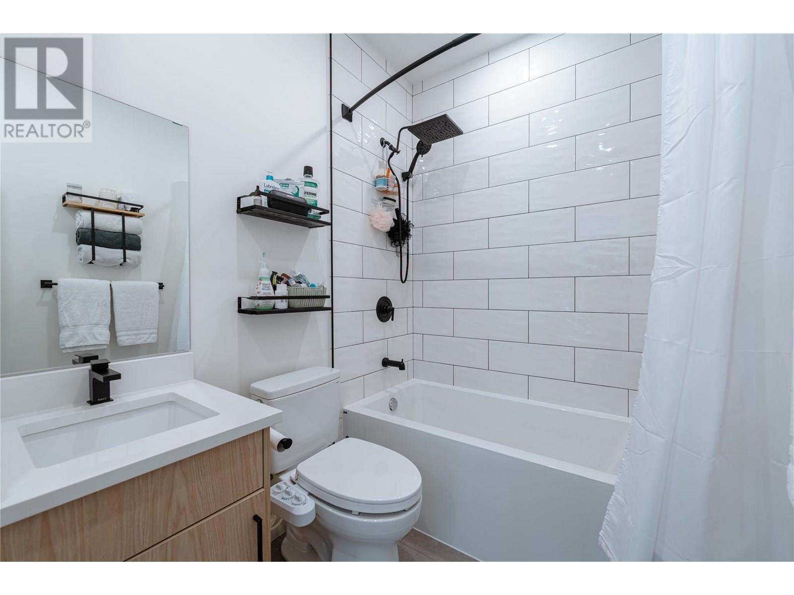 715 Olynyk Road, Revelstoke, British Columbia  V0E 2S0 - Photo 14 - 10354265