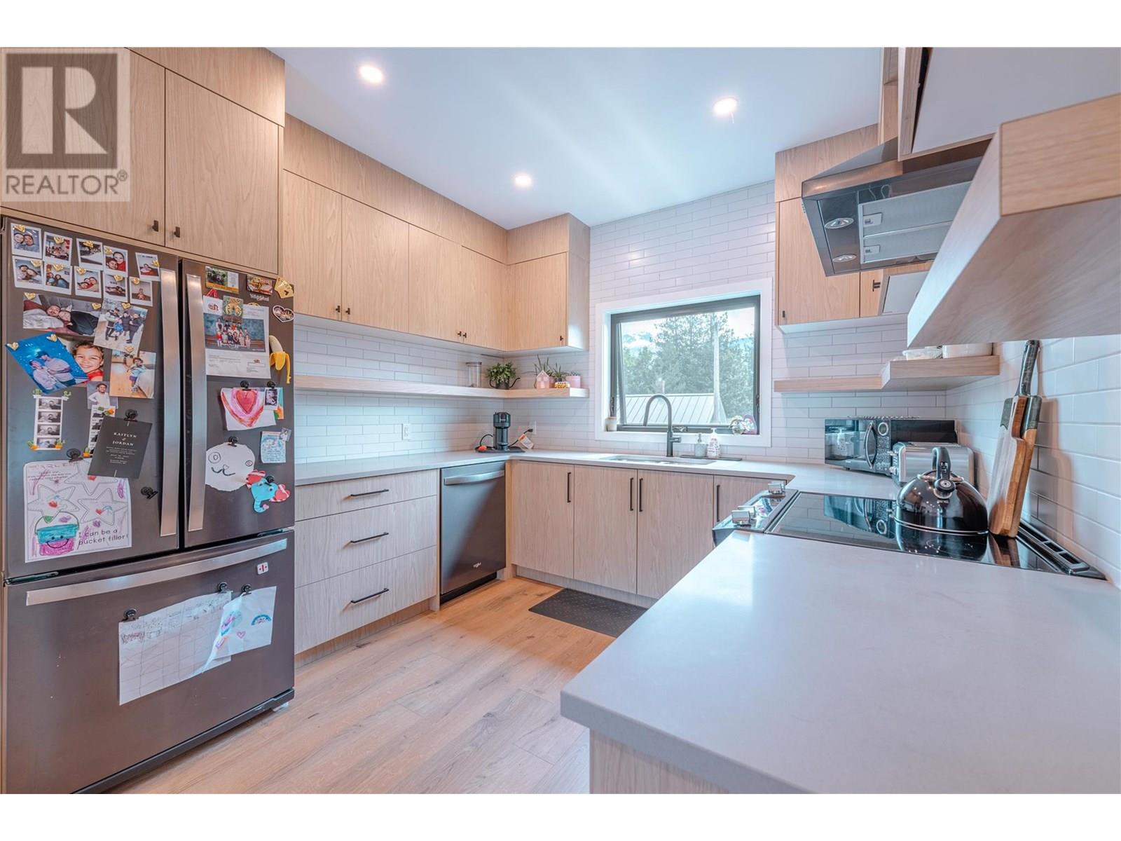 715 Olynyk Road, Revelstoke, British Columbia  V0E 2S0 - Photo 21 - 10354265
