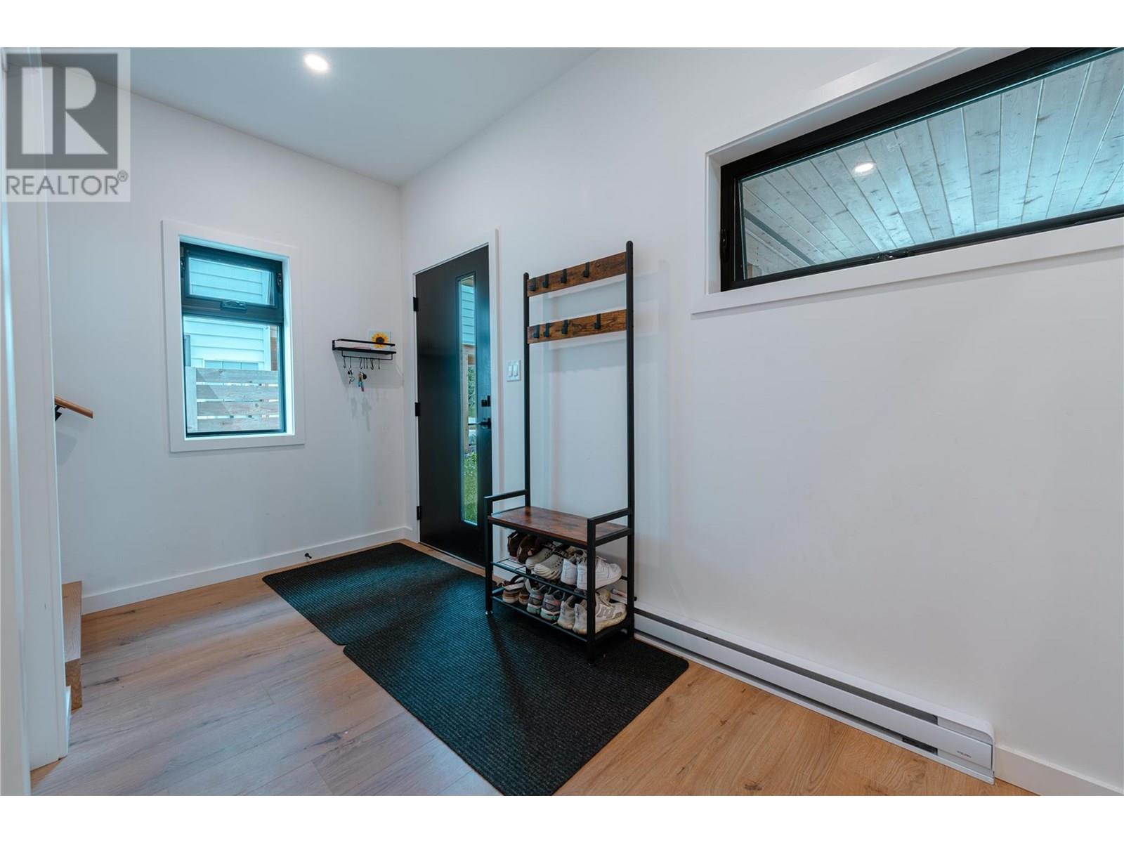 715 Olynyk Road, Revelstoke, British Columbia  V0E 2S0 - Photo 6 - 10354265