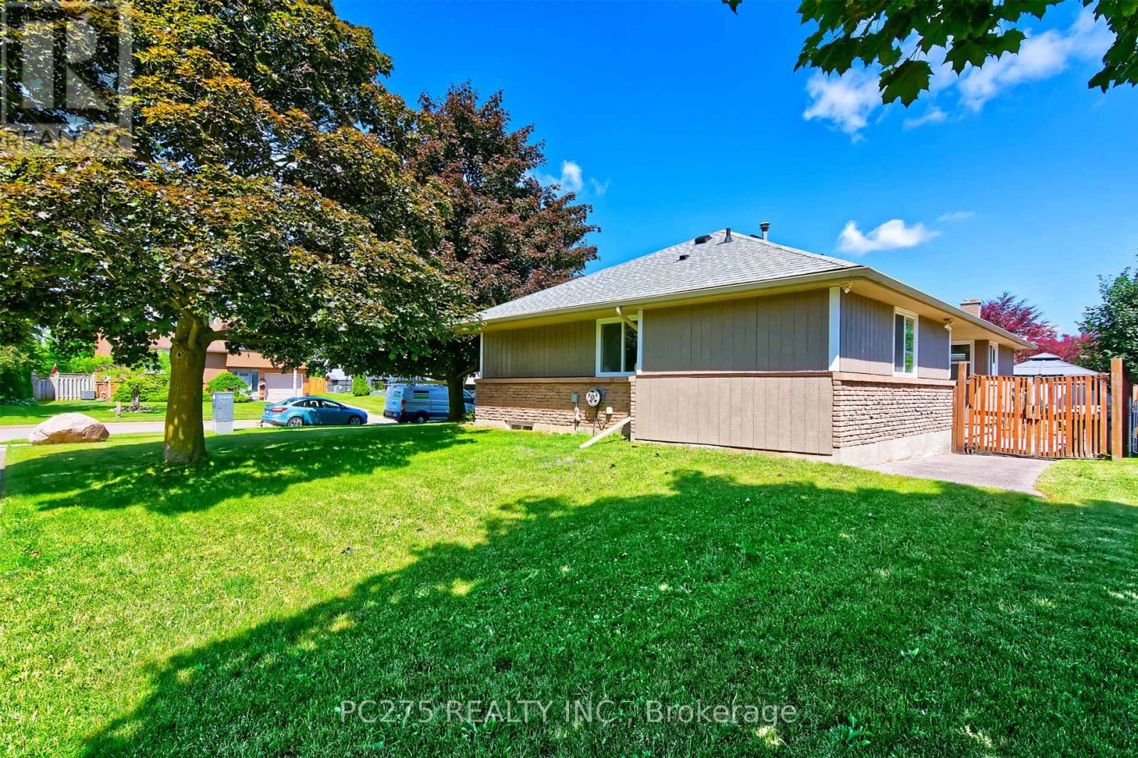 Property at 135 KENT STREET image 4