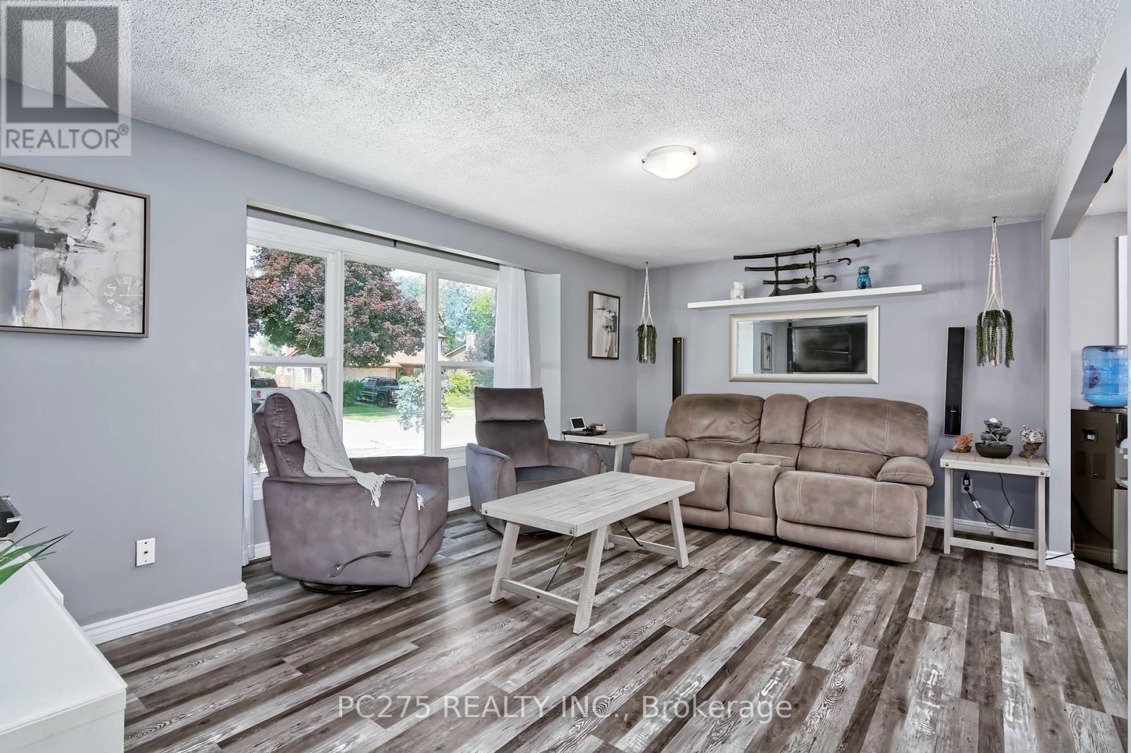 135 Kent Street, Cambridge, Ontario  N1S 4H3 - Photo 7 - X12253865