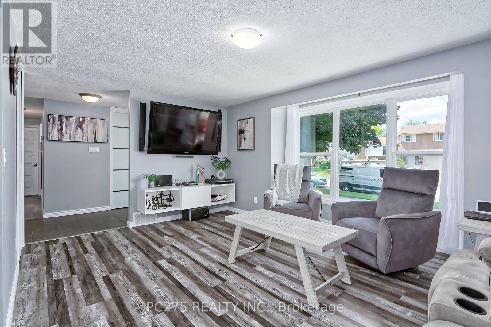 135 Kent Street, Cambridge, Ontario  N1S 4H3 - Photo 9 - X12253865