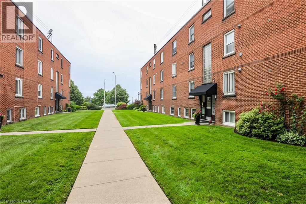 1347 Lakeshore Road Unit# 37, Burlington, Ontario  L7S 1B1 - Photo 20 - 40746470