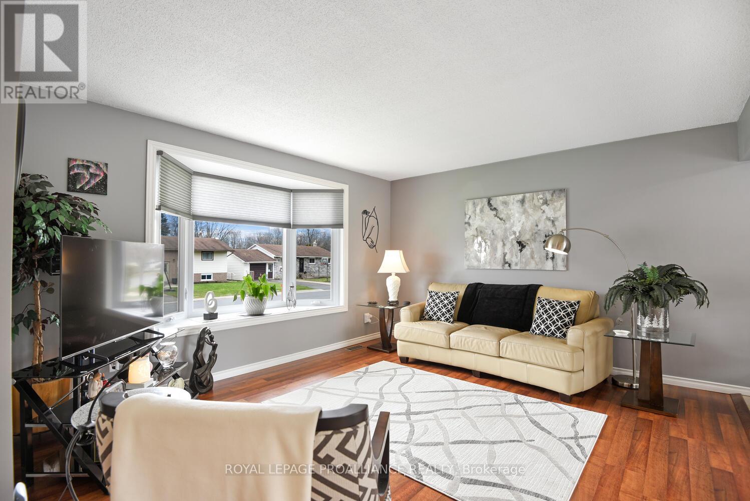 1343 Borden Crescent, Brockville, Ontario  K6V 5X7 - Photo 3 - X12253862