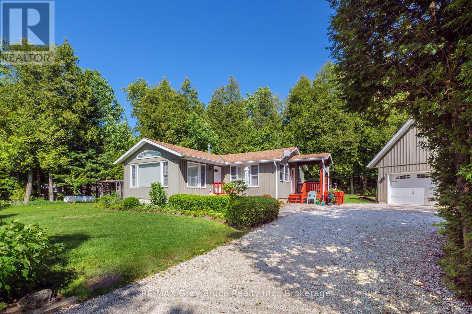 186 Hope Bay Road, South Bruce Peninsula, Ontario  N0H 2T0 - Photo 4 - X12253861