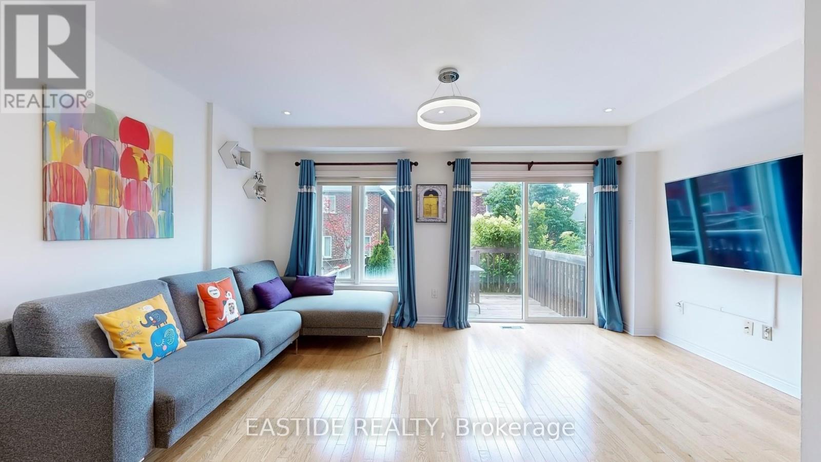 Property at 15 CHRISTEPHEN CRESCENT image 4