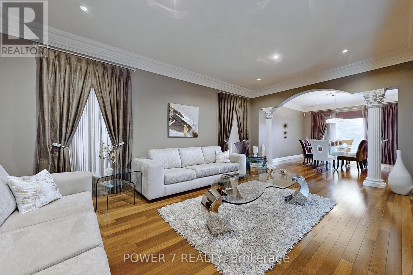 Property at 76 SILVER ROSE CRESCENT image 3