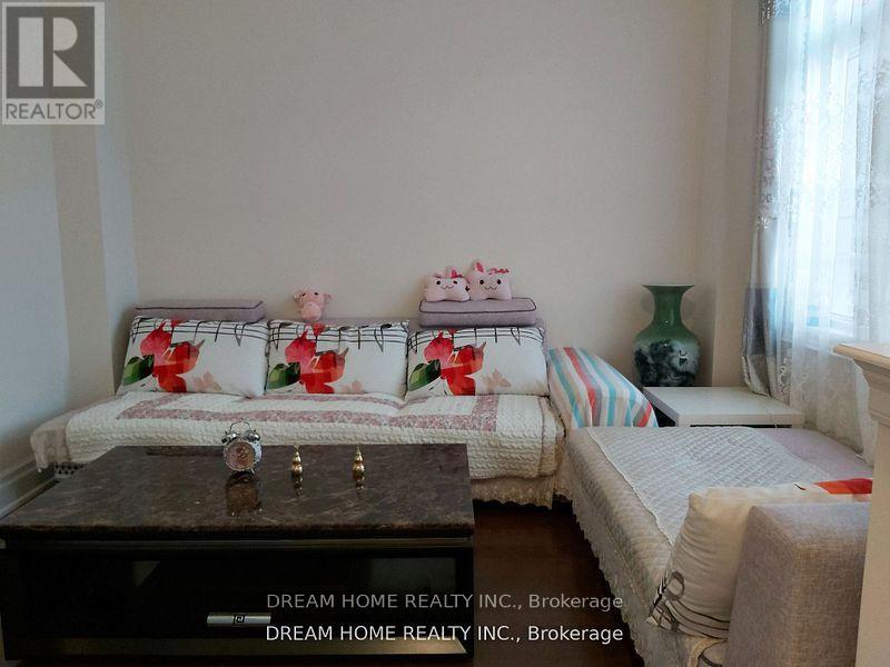 96 Hamster Crescent, Aurora, Ontario  L4G 7B7 - Photo 3 - N12253849