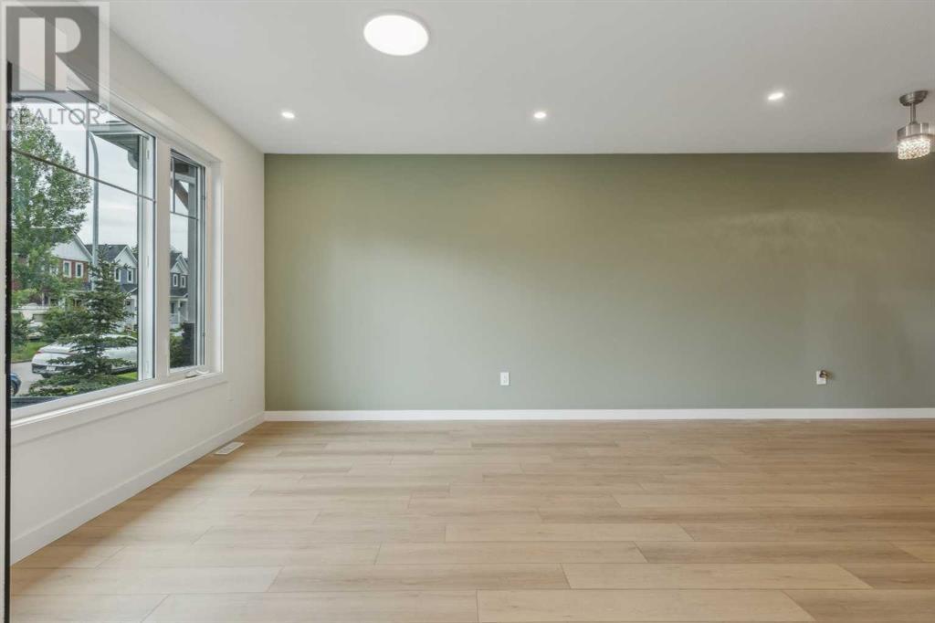 Property at 1, 413 13 Avenue NE image 4