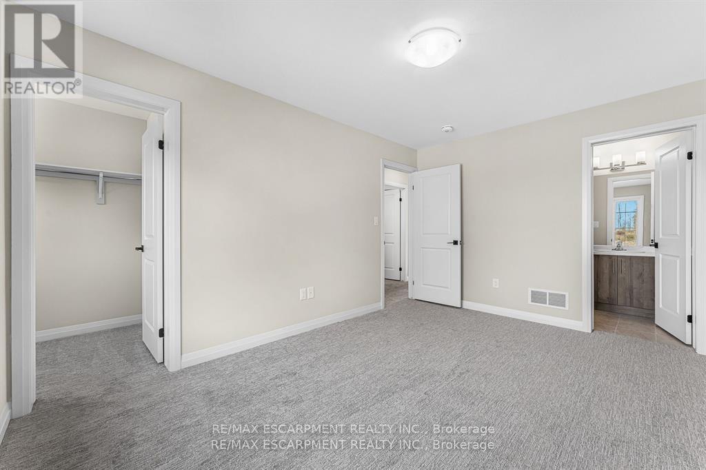 142 Willson Drive, Thorold, Ontario  L3B 0A1 - Photo 17 - X12253820