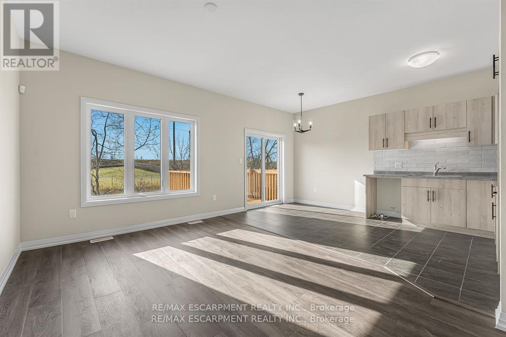 142 Willson Drive, Thorold, Ontario  L3B 0A1 - Photo 6 - X12253820