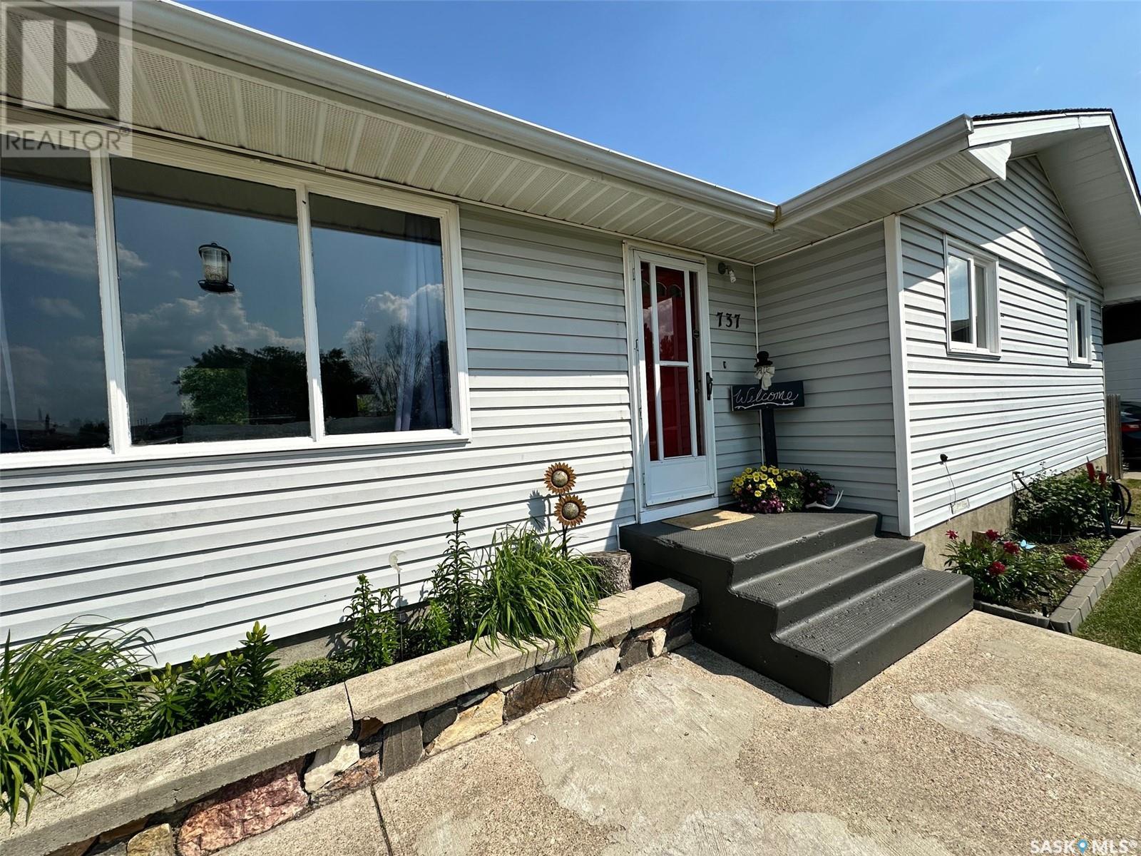 737 Willow Place, Hudson Bay, Saskatchewan  S0E 0Y0 - Photo 4 - SK987216