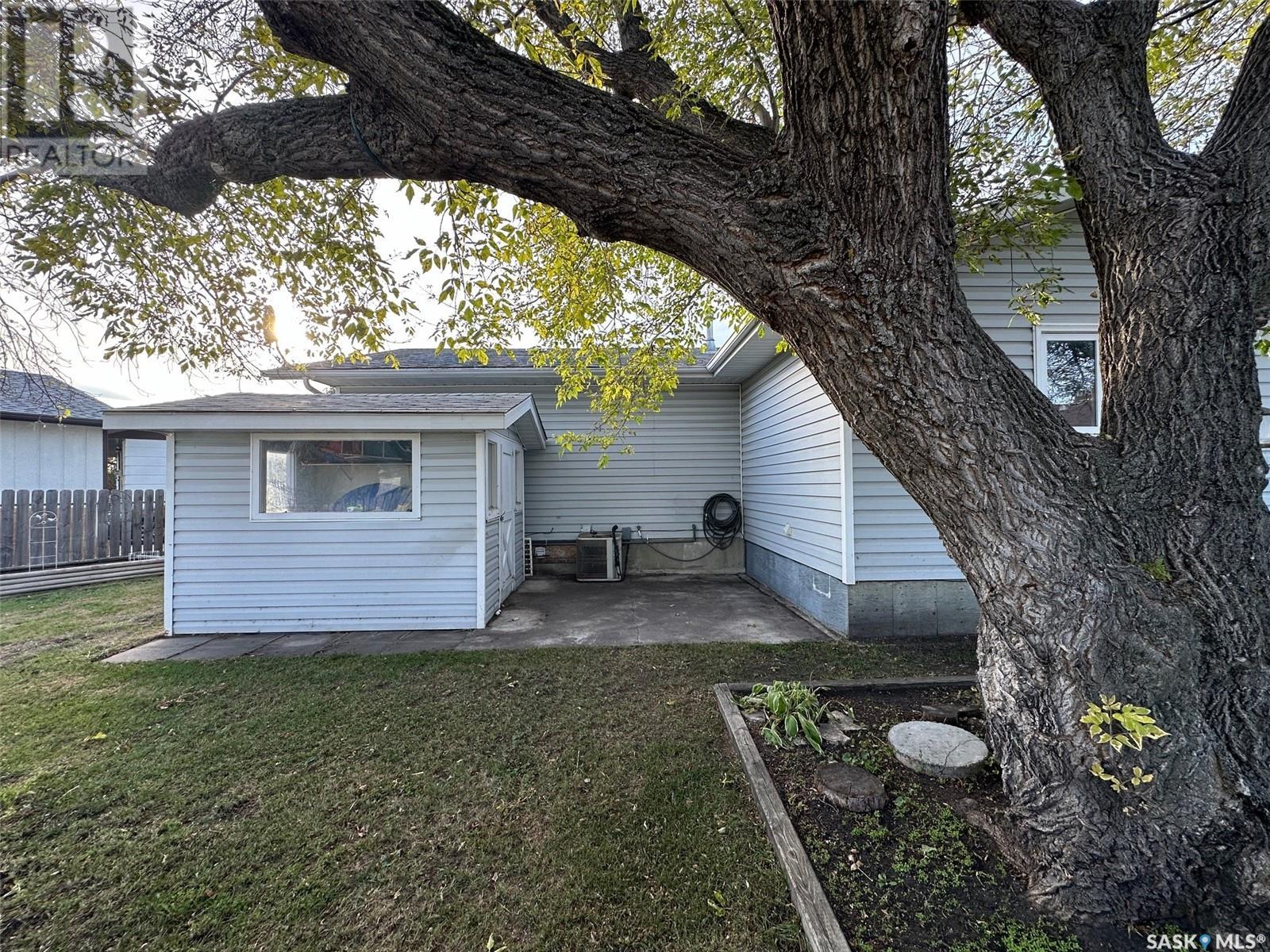 737 Willow Place, Hudson Bay, Saskatchewan  S0E 0Y0 - Photo 6 - SK987216