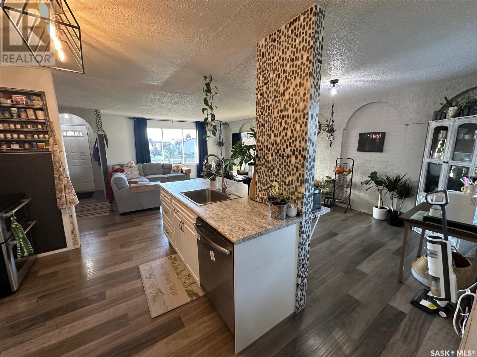 737 Willow Place, Hudson Bay, Saskatchewan  S0E 0Y0 - Photo 15 - SK987216