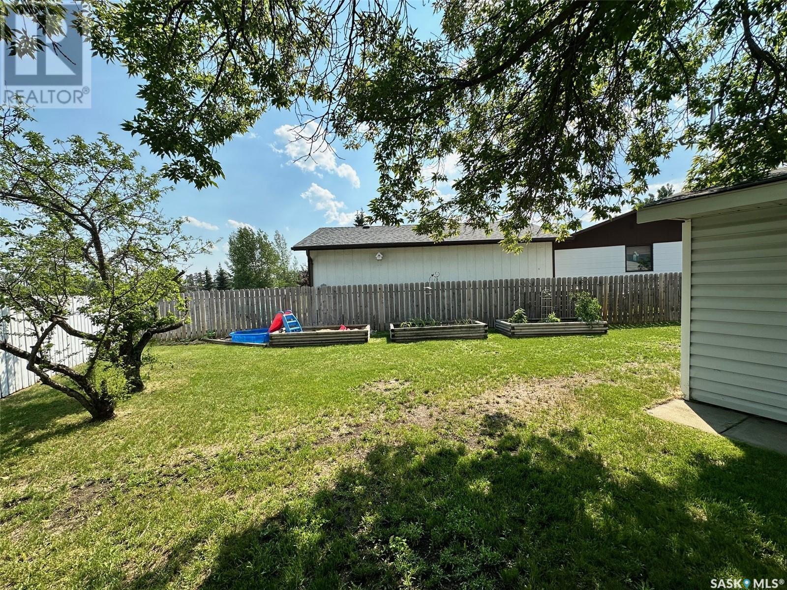 737 Willow Place, Hudson Bay, Saskatchewan  S0E 0Y0 - Photo 41 - SK987216