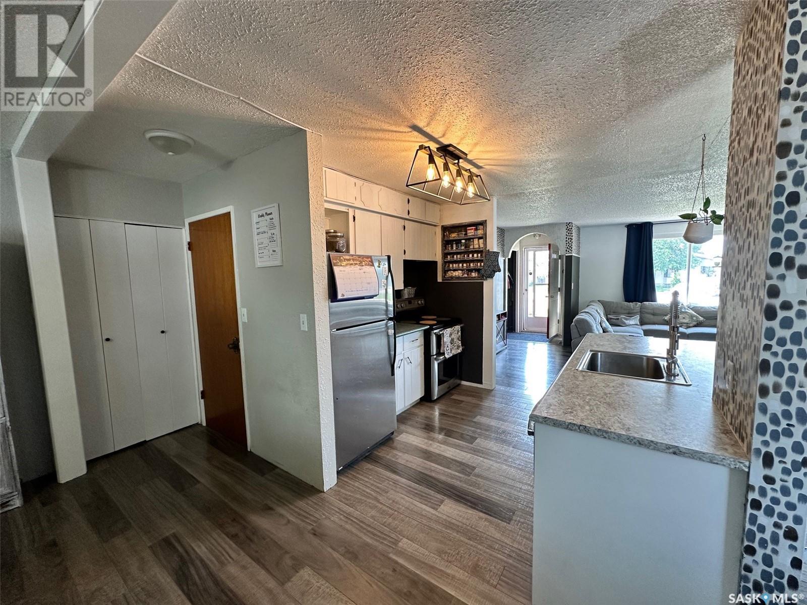 737 Willow Place, Hudson Bay, Saskatchewan  S0E 0Y0 - Photo 27 - SK987216