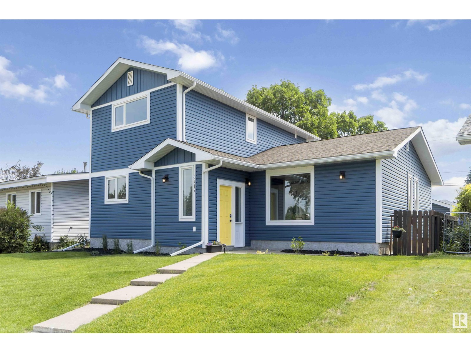 Property at 6719 95 AV NW image 1