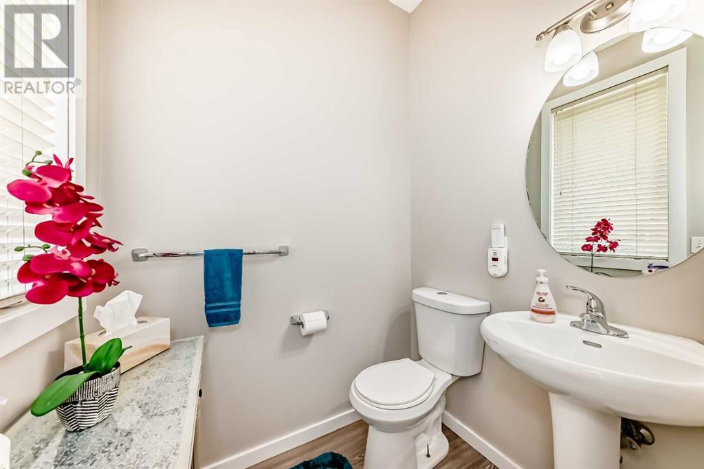 Property at 304 Eversyde Circle SW image 5