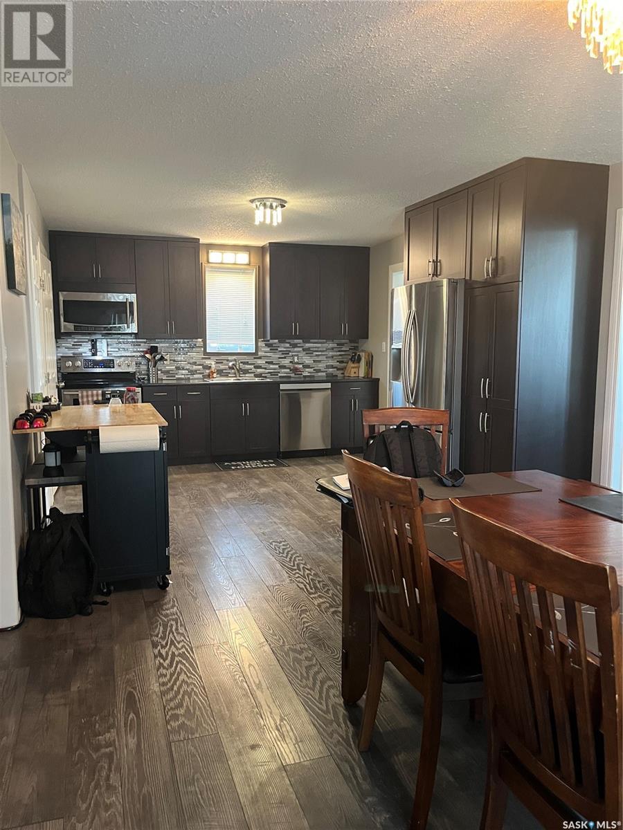 5004 Telegraph Street, Macklin, Saskatchewan  S0L 2C0 - Photo 3 - SK010965