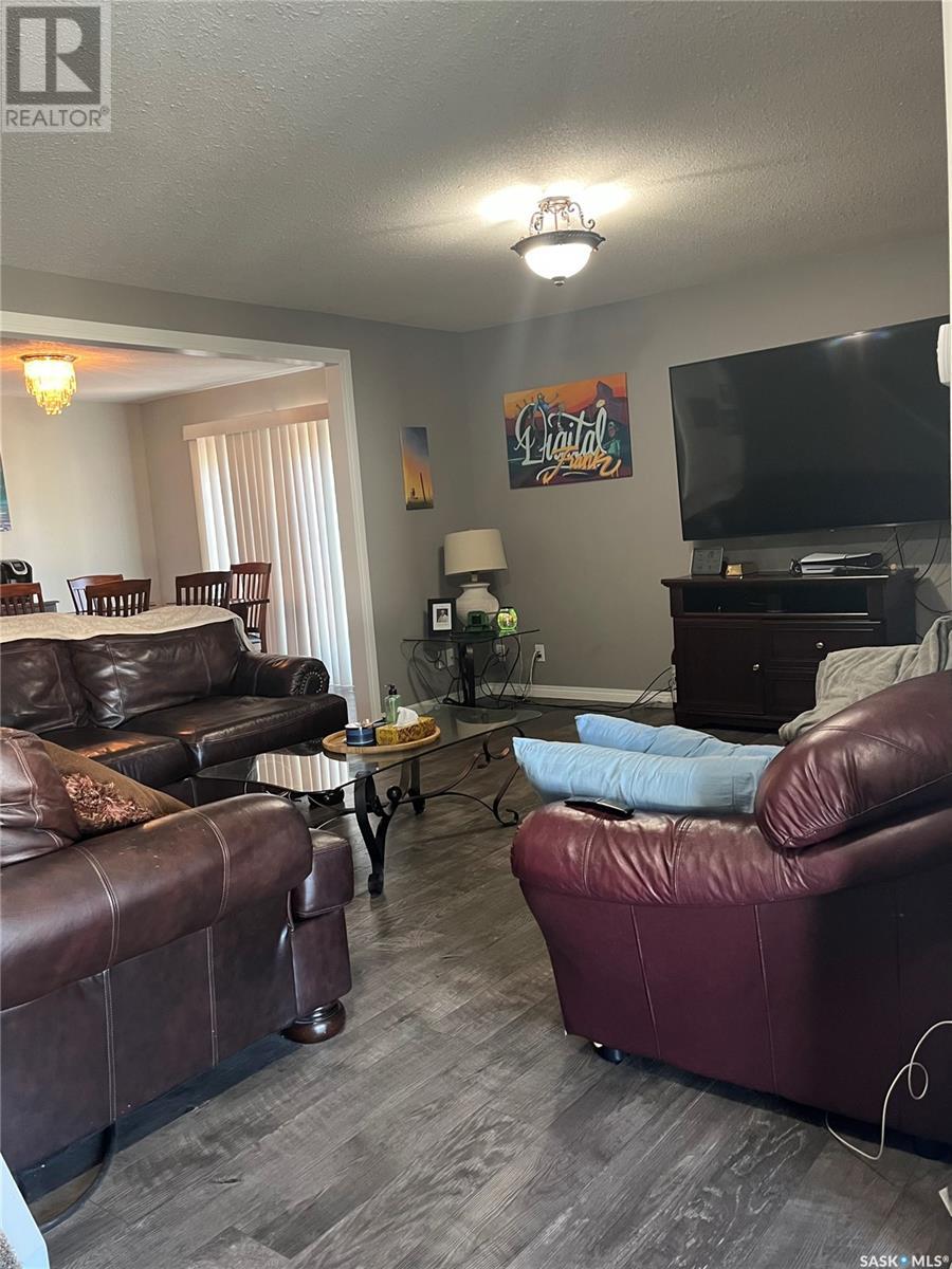 5004 Telegraph Street, Macklin, Saskatchewan  S0L 2C0 - Photo 5 - SK010965