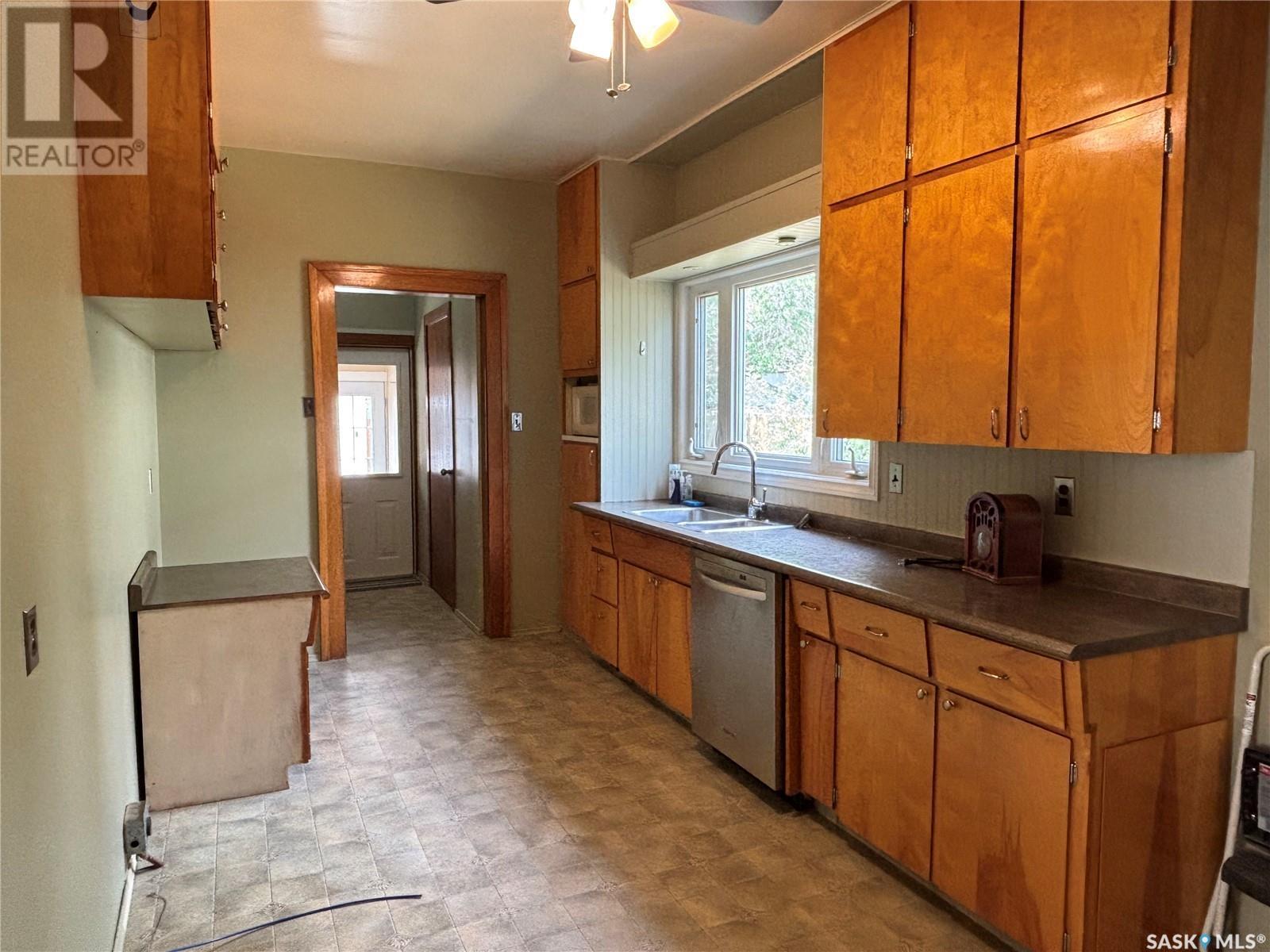 Property at 1144 Chestnut AVENUE NE image 2
