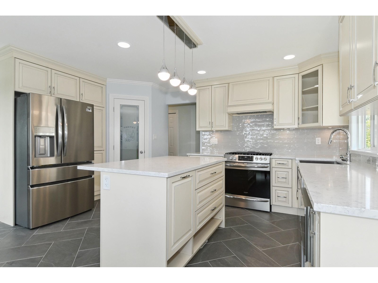 Property at 32424 W BOBCAT DRIVE image 3