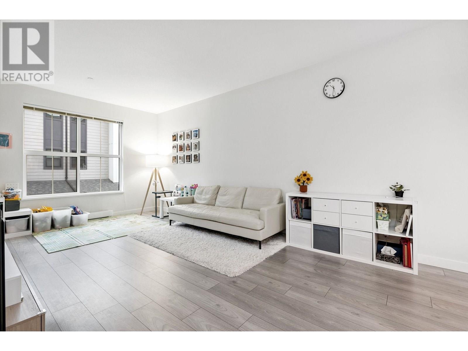 122 488 FURNESS STREET, New Westminster, British Columbia