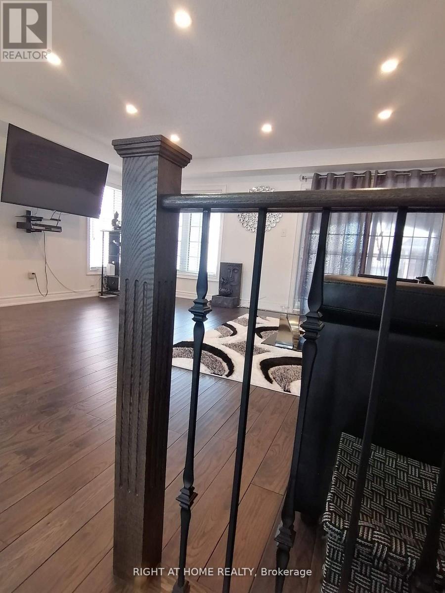 51 Devineridge Avenue, Ajax, Ontario  L1Z 0R7 - Photo 7 - E12253942