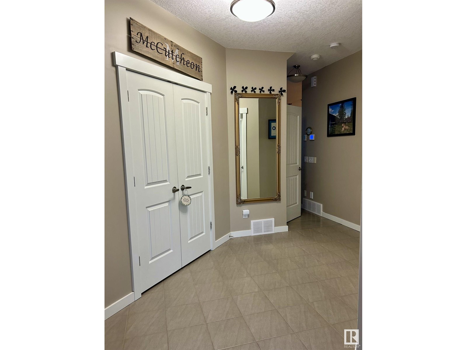 Property at 7732 19 AV SW image 4