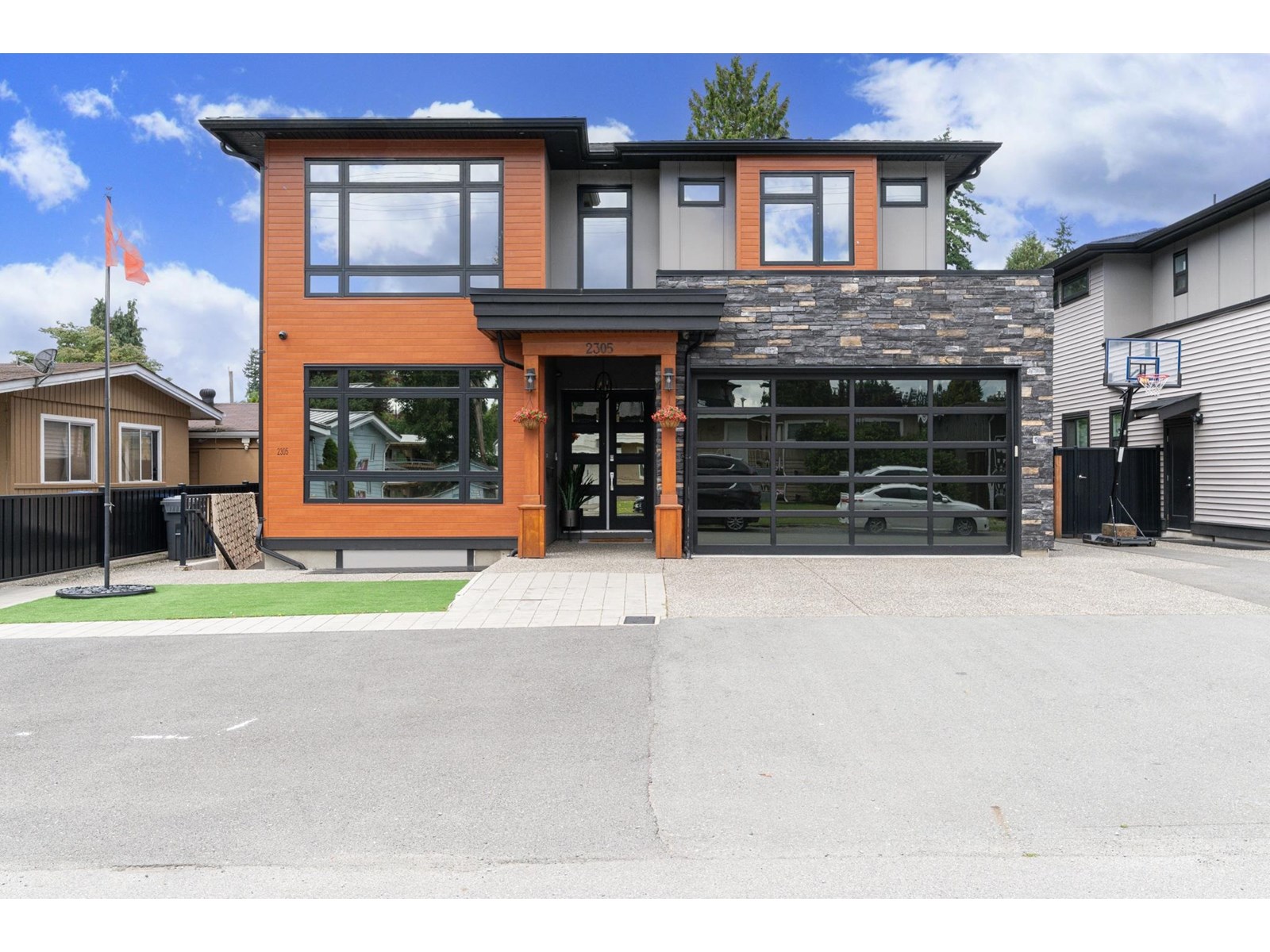 Property at 2305 LYNDEN STREET image 1