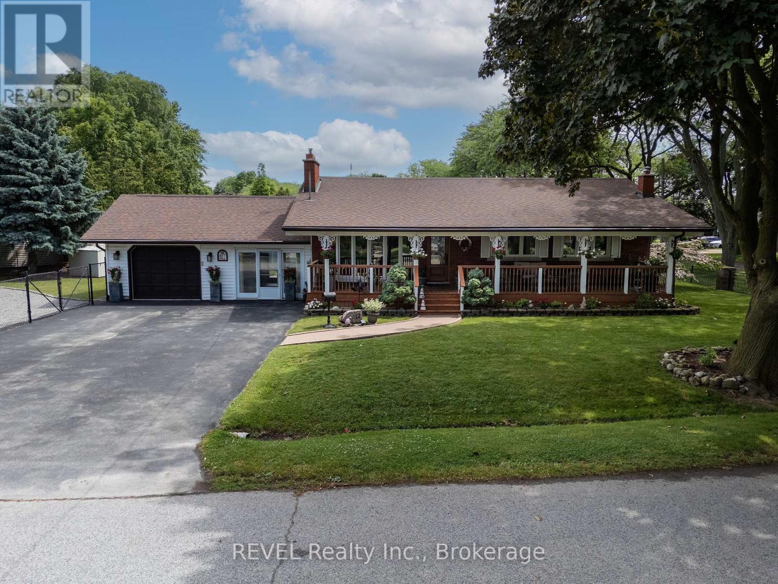 Property at 12 AQUADALE DRIVE image 2