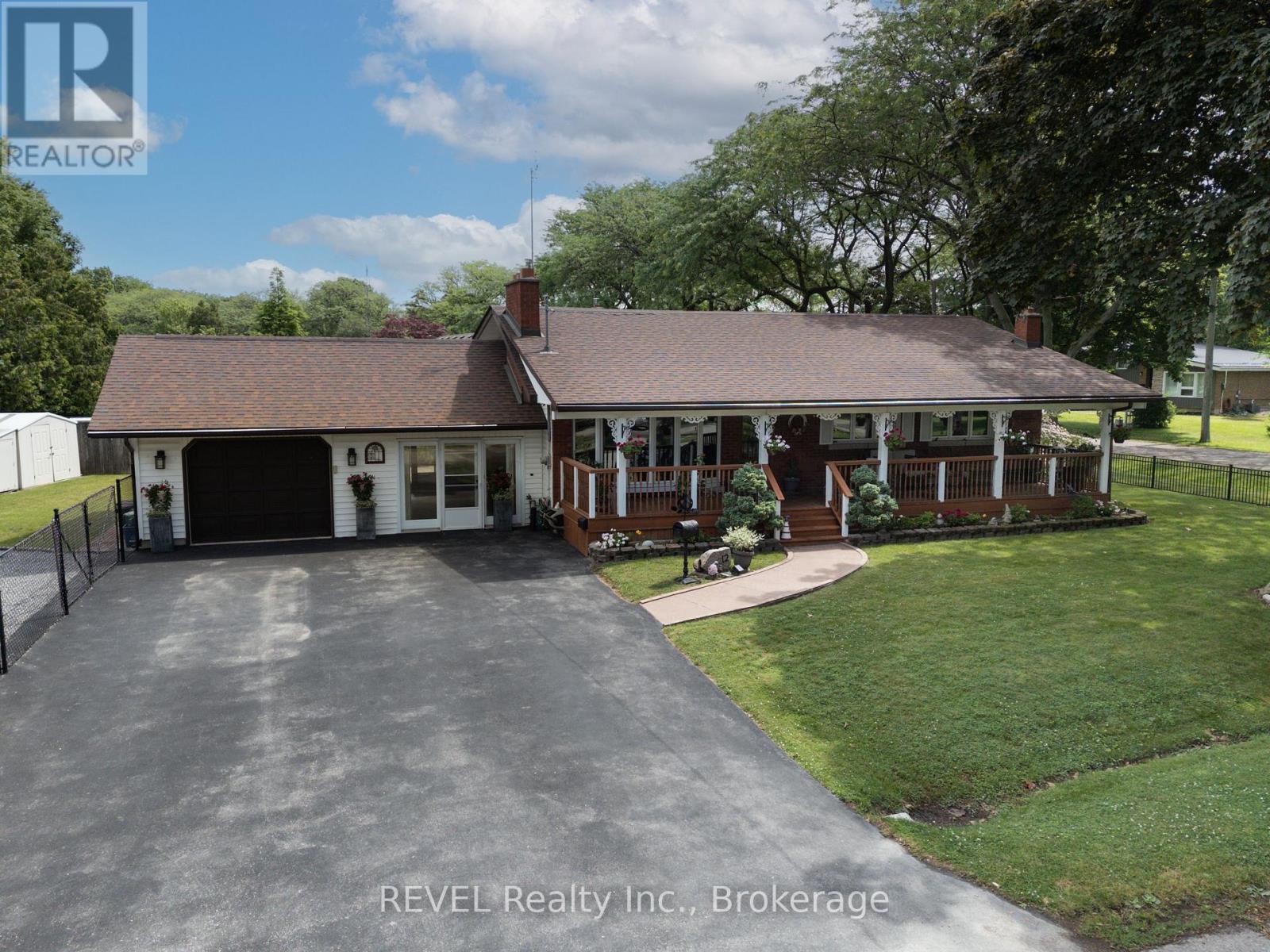 Property at 12 AQUADALE DRIVE image 4