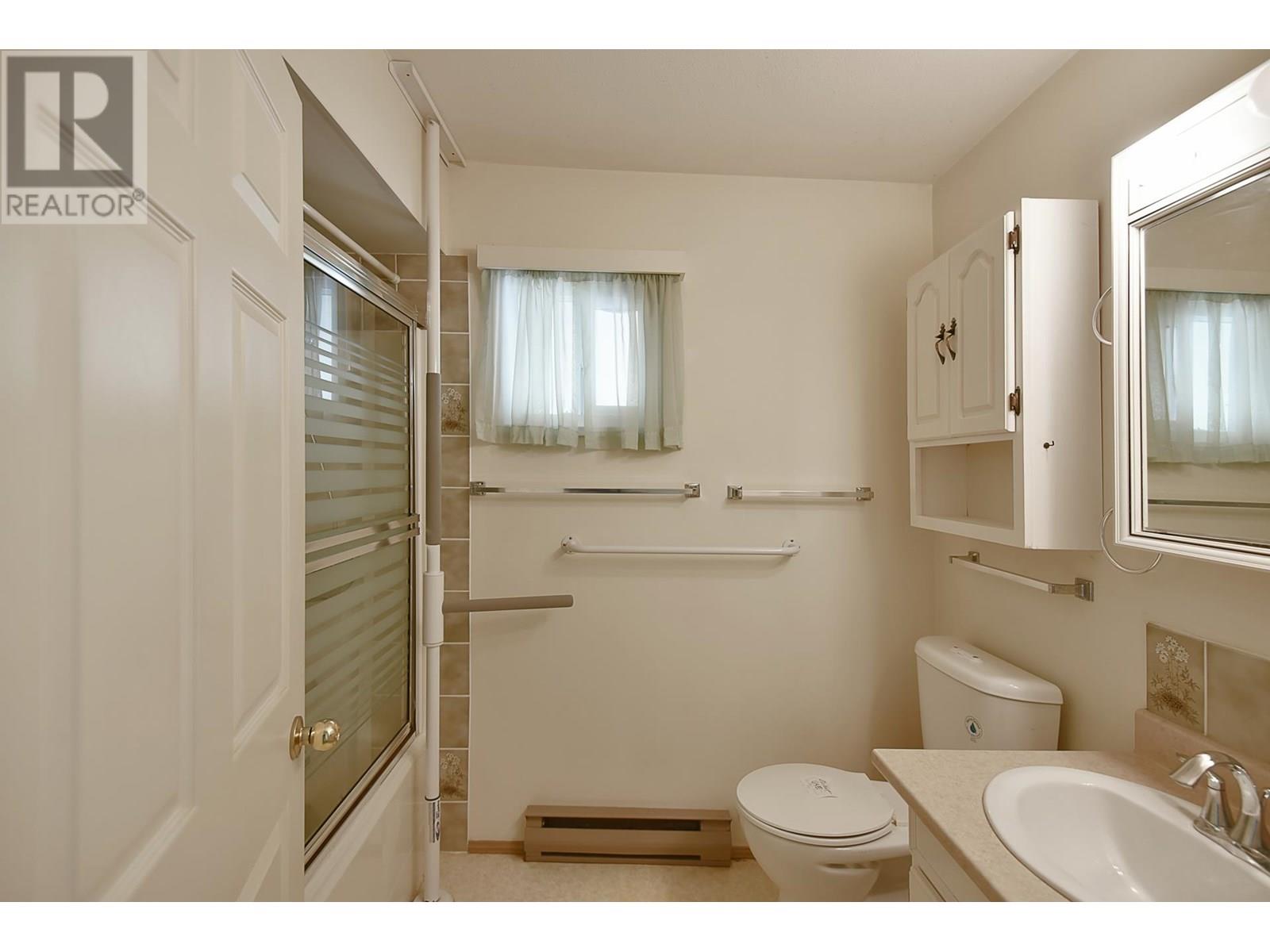 5703 Dolphin Street, Sechelt, British Columbia  V0N 3A0 - Photo 11 - R3021501