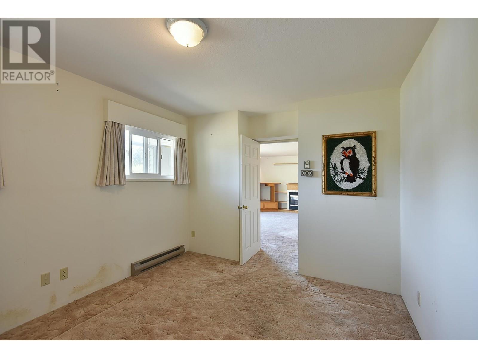 5703 Dolphin Street, Sechelt, British Columbia  V0N 3A0 - Photo 14 - R3021501