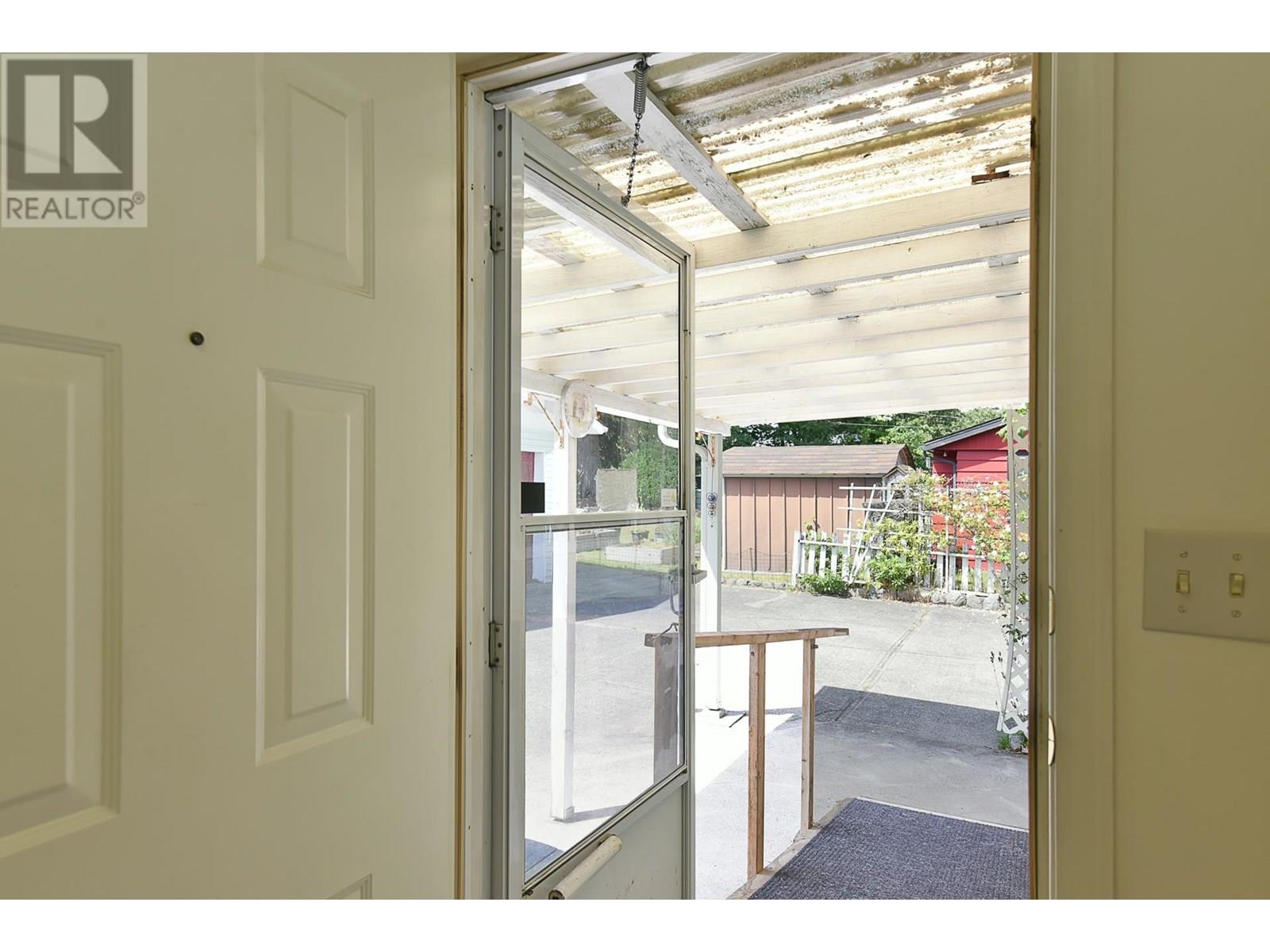 5703 Dolphin Street, Sechelt, British Columbia  V0N 3A0 - Photo 16 - R3021501