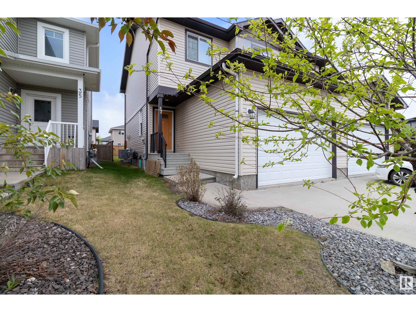 Property at 37 ROSEBERRY image 2