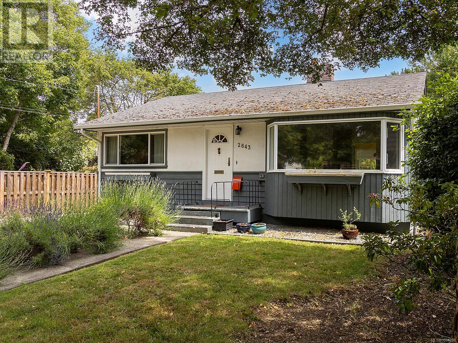 Property at 2643 Victor St image 2