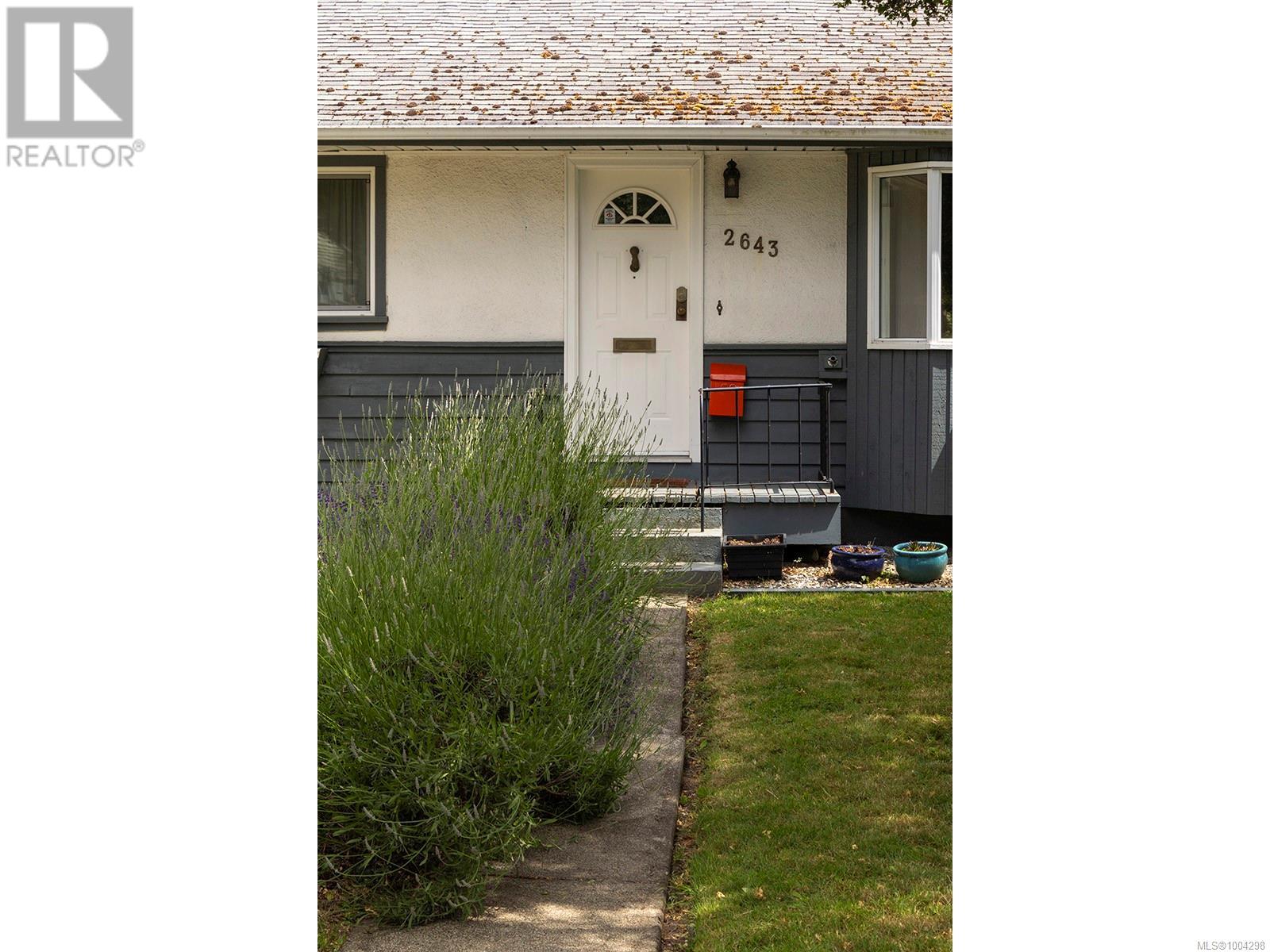 Property at 2643 Victor St image 3