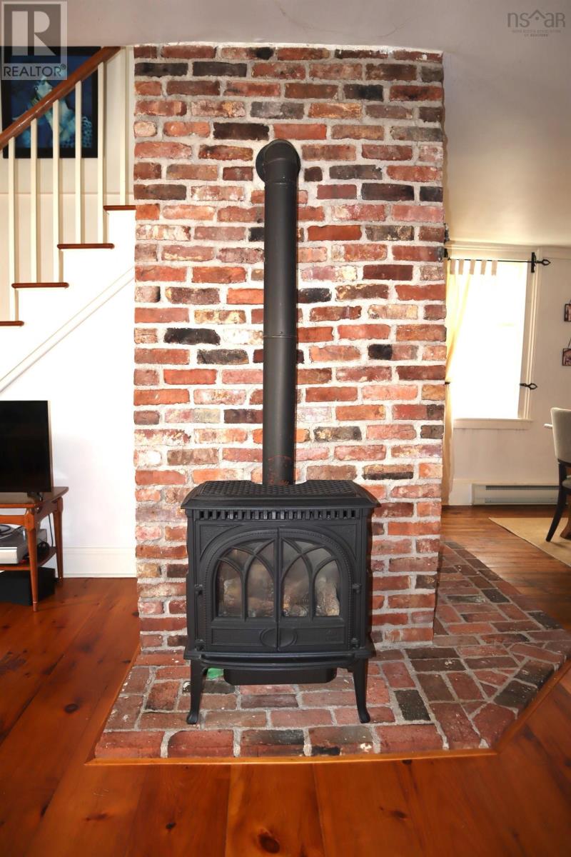 71 Main Street, Liverpool, Nova Scotia  B0T 1K0 - Photo 4 - 202504177