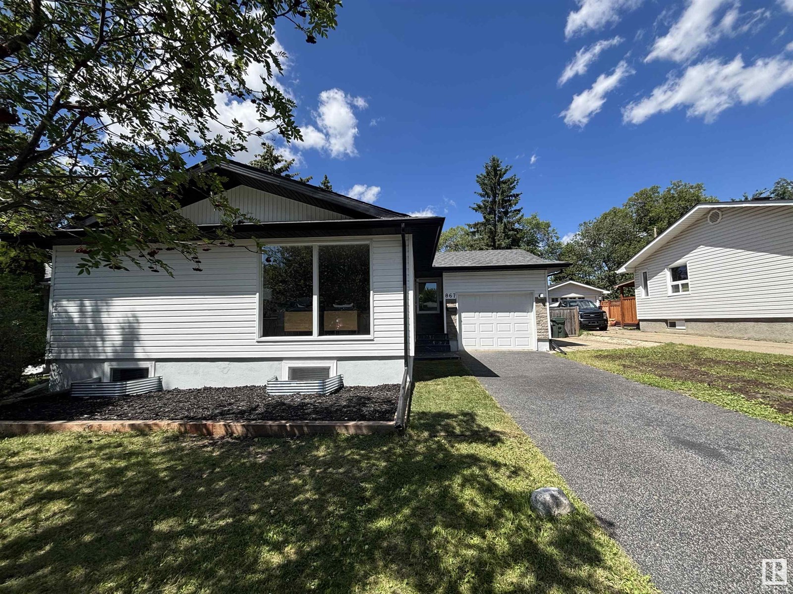 Property at 867 ALDER AV image 1