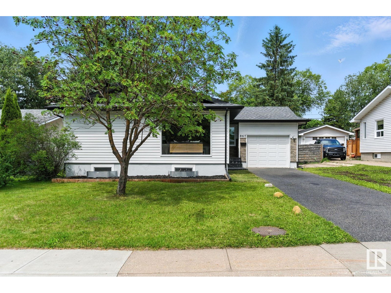Property at 867 ALDER AV image 2